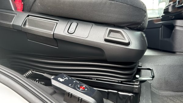 Mercedes-Benz Actros 5 1830L Stream Box with Taillift - Image 32