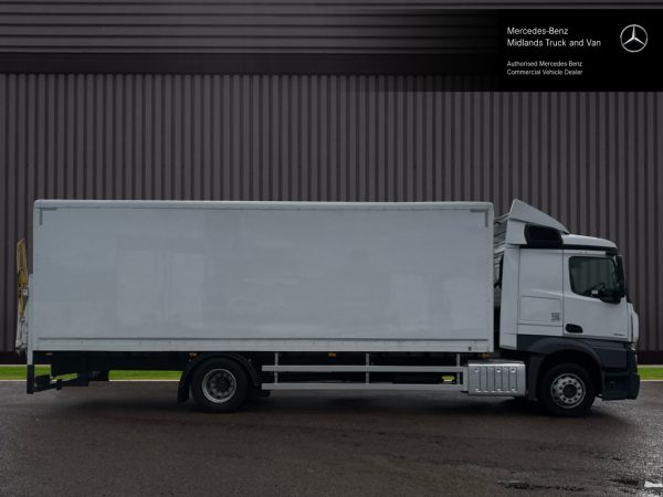 Mercedes-Benz Actros 5 1830L Stream Box with Taillift - Image 5