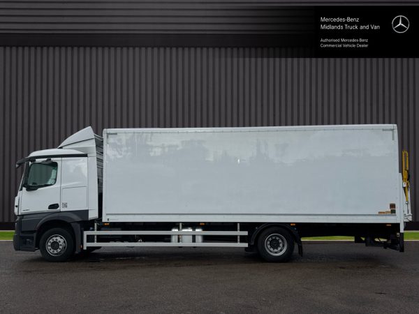 Mercedes-Benz Actros 5 1830L Stream Box with Taillift - Image 6