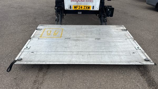 Mercedes-Benz Actros L 1830L Curtainside with Tuckaway Taillift 26FT - Image 20