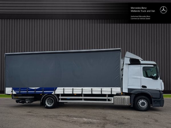 Mercedes-Benz Actros L 1830L Curtainside with Tuckaway Taillift 26FT - Image 5