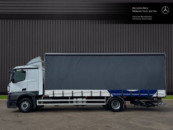 Mercedes-Benz Actros L 1830L Curtainside with Tuckaway Taillift 26FT - Image 6