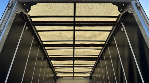 Mercedes-Benz Atego 818 Curtainside Sleeper - Image 15