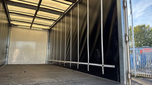 Mercedes-Benz Atego 818 Curtainside Sleeper - Image 16