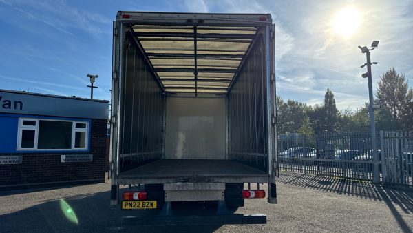 Mercedes-Benz Atego 818 Curtainside Sleeper - Image 18