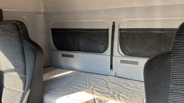 Mercedes-Benz Atego 818 Curtainside Sleeper - Image 26
