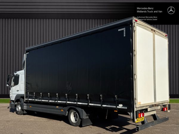 Mercedes-Benz Atego 818 Curtainside Sleeper - Image 4
