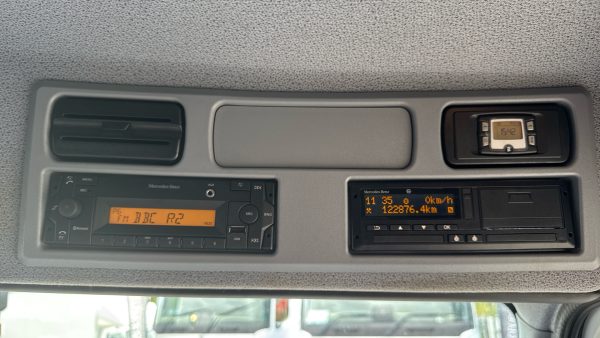 Mercedes-Benz Atego 818 Curtainside Sleeper - Image 13