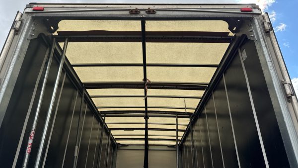 Mercedes-Benz Atego 818 Curtainside Sleeper - Image 14