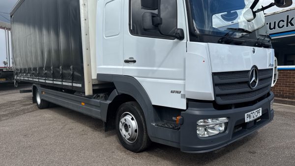 Mercedes-Benz Atego 818 Curtainside Sleeper - Image 18