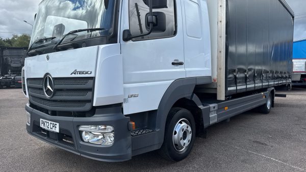 Mercedes-Benz Atego 818 Curtainside Sleeper - Image 19