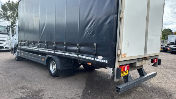 Mercedes-Benz Atego 818 Curtainside Sleeper - Image 20