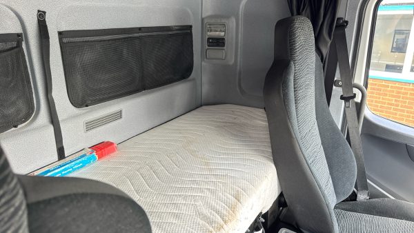 Mercedes-Benz Atego 818 Curtainside Sleeper - Image 26