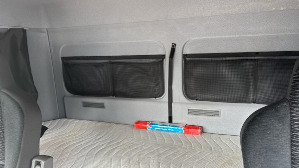 Mercedes-Benz Atego 818 Curtainside Sleeper - Image 29