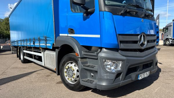 Mercedes-Benz Actros 2532 Curtainside with Taillift - Image 25