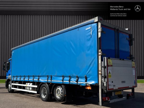 Mercedes-Benz Actros 2532 Curtainside with Taillift - Image 4