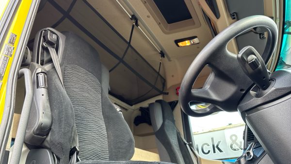 Mercedes-Benz Actros 1827L 170 Stream Curtainside with Taillift - Image 11
