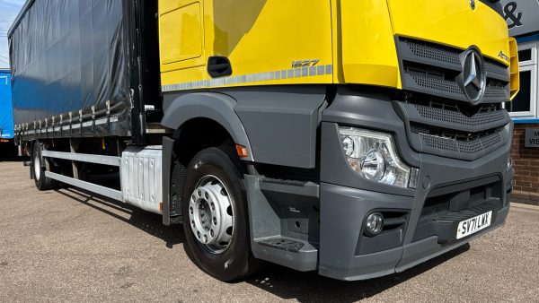 Mercedes-Benz Actros 1827L 170 Stream Curtainside with Taillift - Image 20