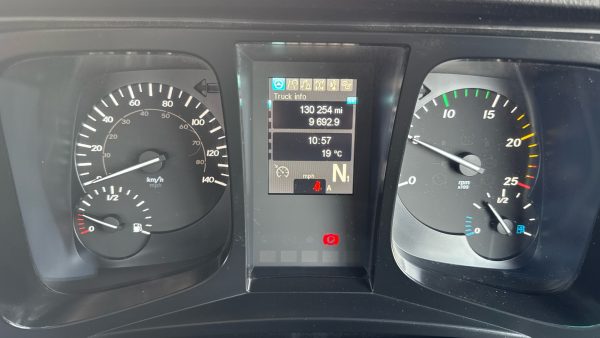 Mercedes-Benz Arocs 3240 Tipper - Image 12