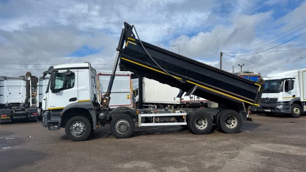 Mercedes-Benz Arocs 3240 Tipper - Image 19