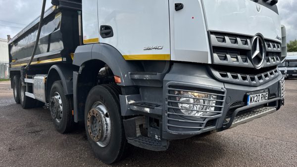 Mercedes-Benz Arocs 3240 Tipper - Image 26