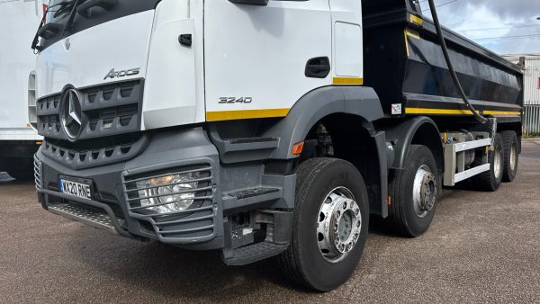 Mercedes-Benz Arocs 3240 Tipper - Image 27