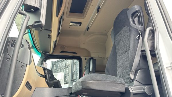 Mercedes-Benz Actros 2545LS BigSpace - Image 8