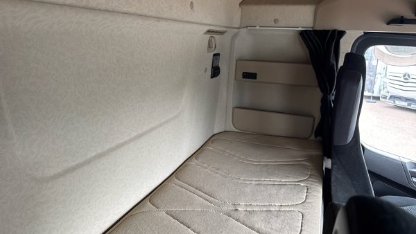 Mercedes-Benz Actros 2545LS BigSpace - Image 21