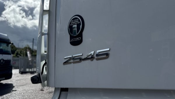 Mercedes-Benz Actros 2545LS StreamSpace - Image 21