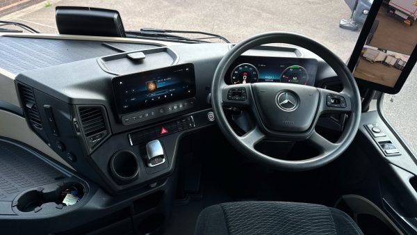 Mercedes-Benz Actros 2545LS StreamSpace - Image 10