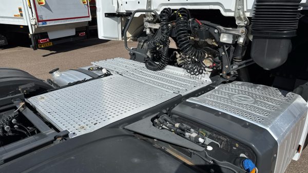 Mercedes-Benz Actros 2545LS StreamSpace - Image 35
