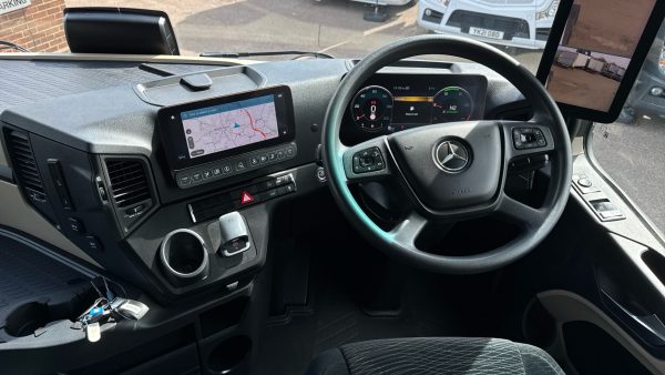 Mercedes-Benz Actros 2545LS StreamSpace - Image 10