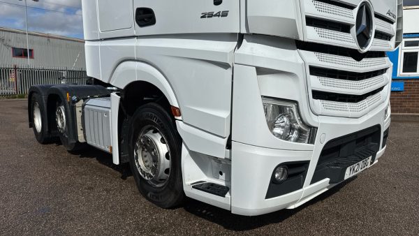 Mercedes-Benz Actros 2545LS Streamspace - Image 18