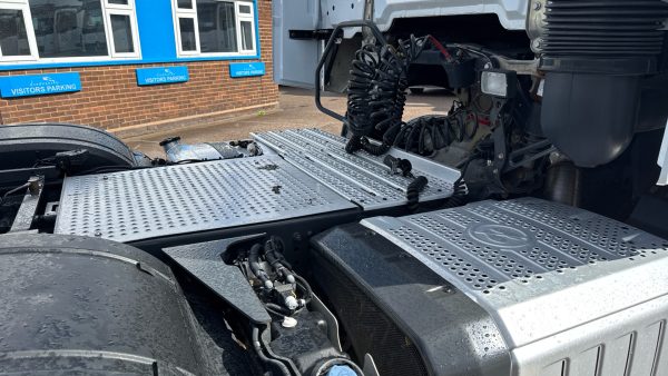 Mercedes-Benz Actros 2545LS Streamspace - Image 22