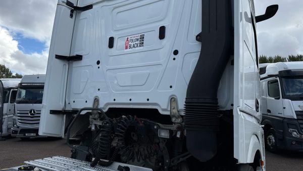 Mercedes-Benz Actros 2545LS Streamspace - Image 36