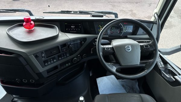 Volvo FH GF500 Twin Bunks - Image 10