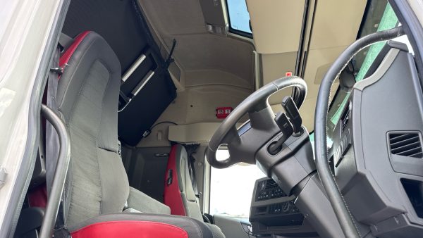 Volvo FH GF500 Twin Bunks - Image 11