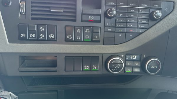 Volvo FH GF500 Twin Bunks - Image 24