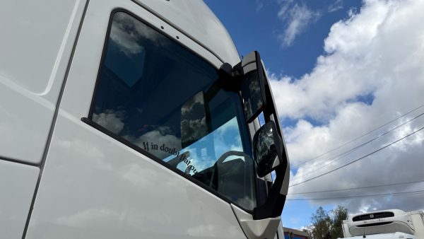 Volvo FH GF500 Twin Bunks - Image 28