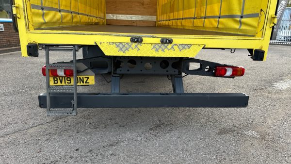 Mercedes-Benz Antos 1824 Curtainside - Image 20
