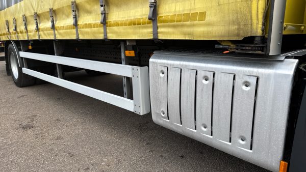 Mercedes-Benz Antos 1824 Curtainside - Image 22