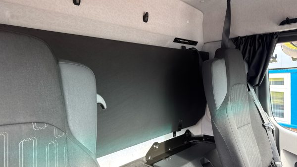 Mercedes-Benz Antos 1824 Curtainside - Image 25